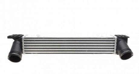 30797 NRF Радиатор интеркулера BMW 1 (E81/E82/E87/E88)/3 (E90/E91)/X1 (E84) 2.0 04-15 NRF 30797