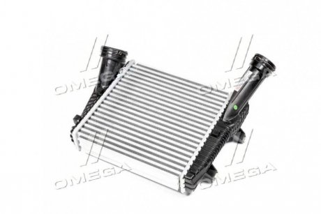 58004263 Van Wezel Радіатор інтеркулера Audi Q7 3.0/4.2TDI 06-15/VW Touareg 2.5/3.0TDI 03-18 (R) VAN WEZEL 58004263